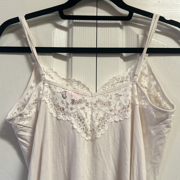 Victoria Secret Lace Trim Short Slip in off white Large - Picture 4 of 8